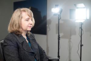 Sharon Caraballo behind the scenes of Greg & Jen